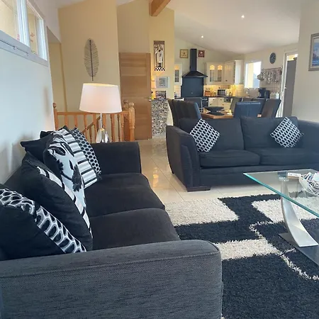 Mediterranean With Pool And Magnificent Sea Views And Walks *