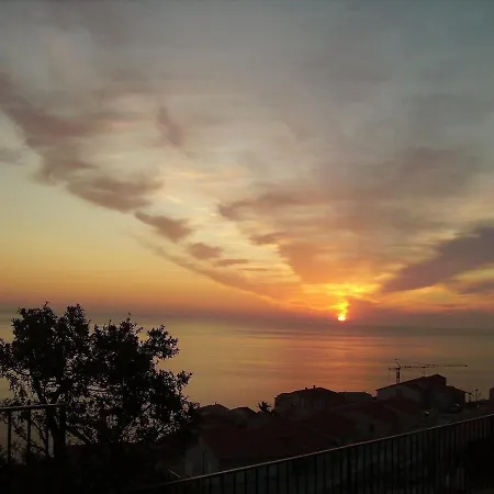 Mediterranean With Pool And Magnificent Sea Views And Walks فيلة
